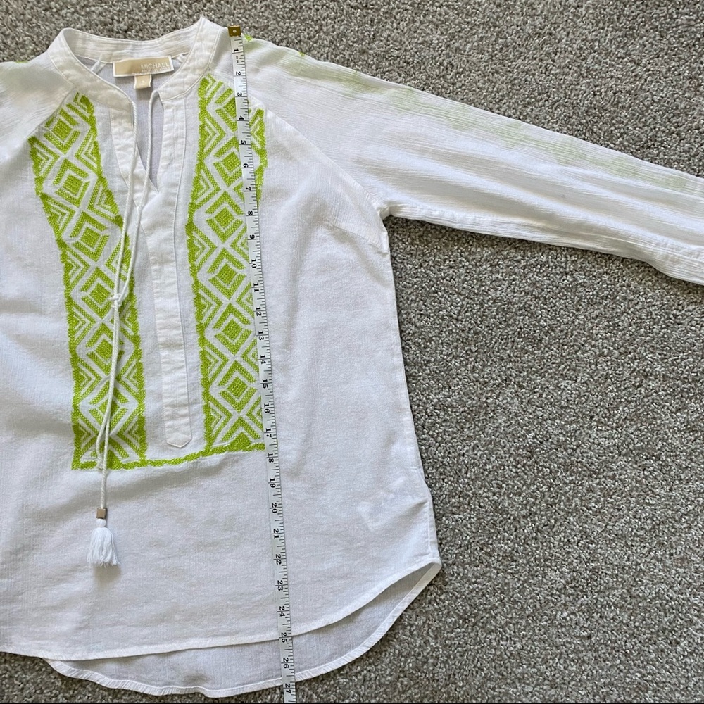 MICHAEL KORS Boho Split Neck Blouse - Picture 11 of 13